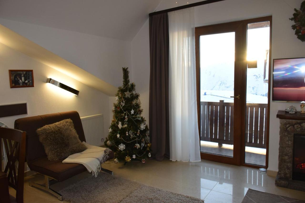 Happy Holidays Apartments In New กูเดาริ ภายนอก รูปภาพ