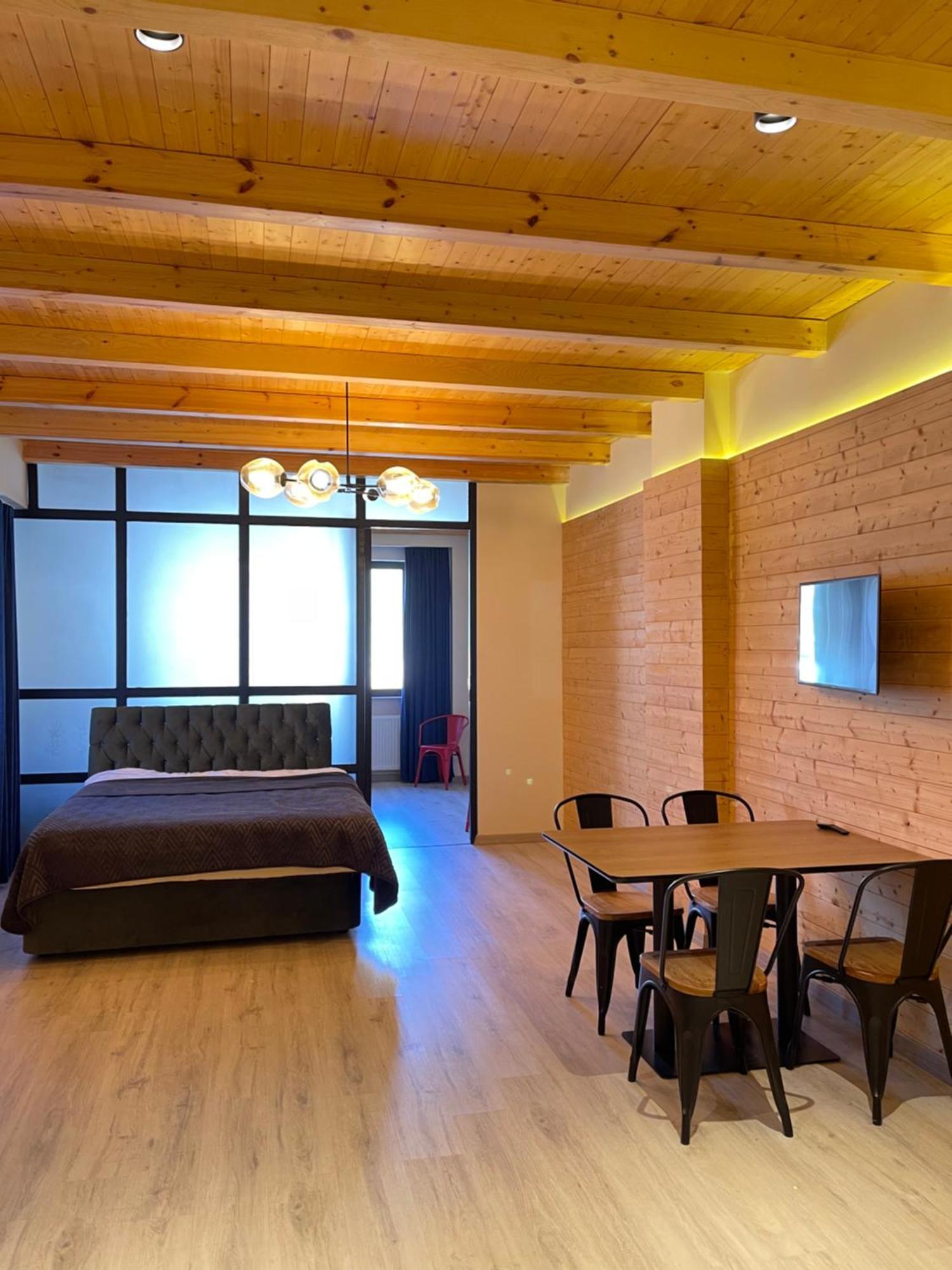 Happy Holidays Apartments In New กูเดาริ ห้อง รูปภาพ