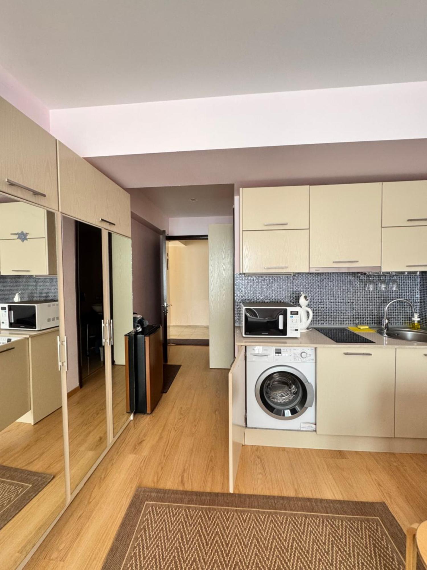 Happy Holidays Apartments In New กูเดาริ ภายนอก รูปภาพ