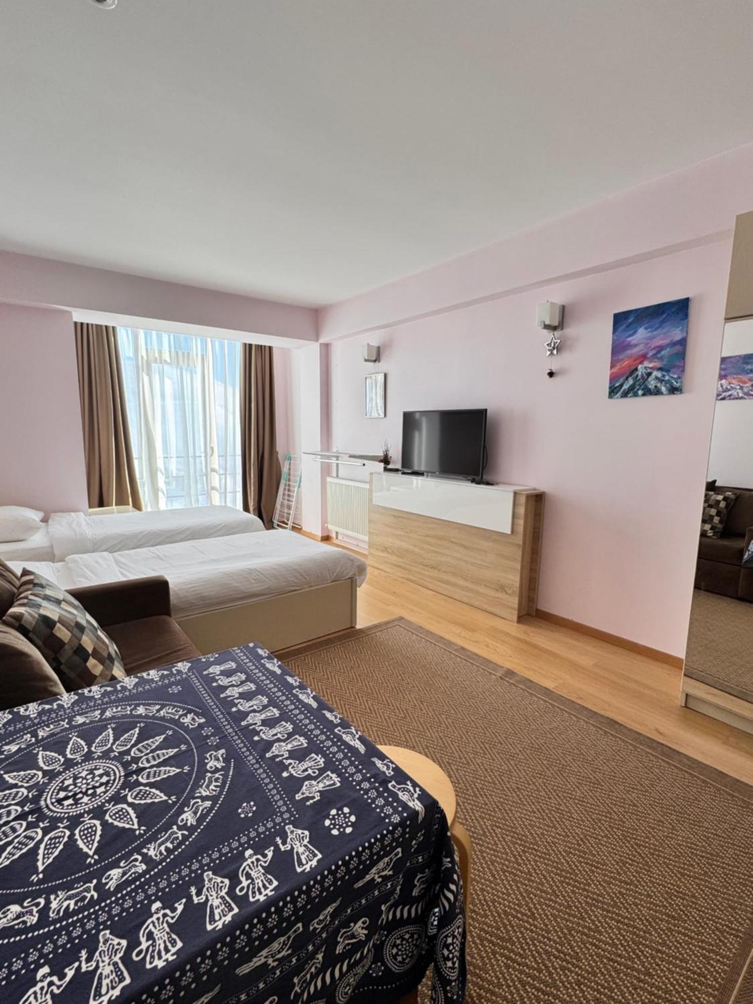 Happy Holidays Apartments In New กูเดาริ ภายนอก รูปภาพ